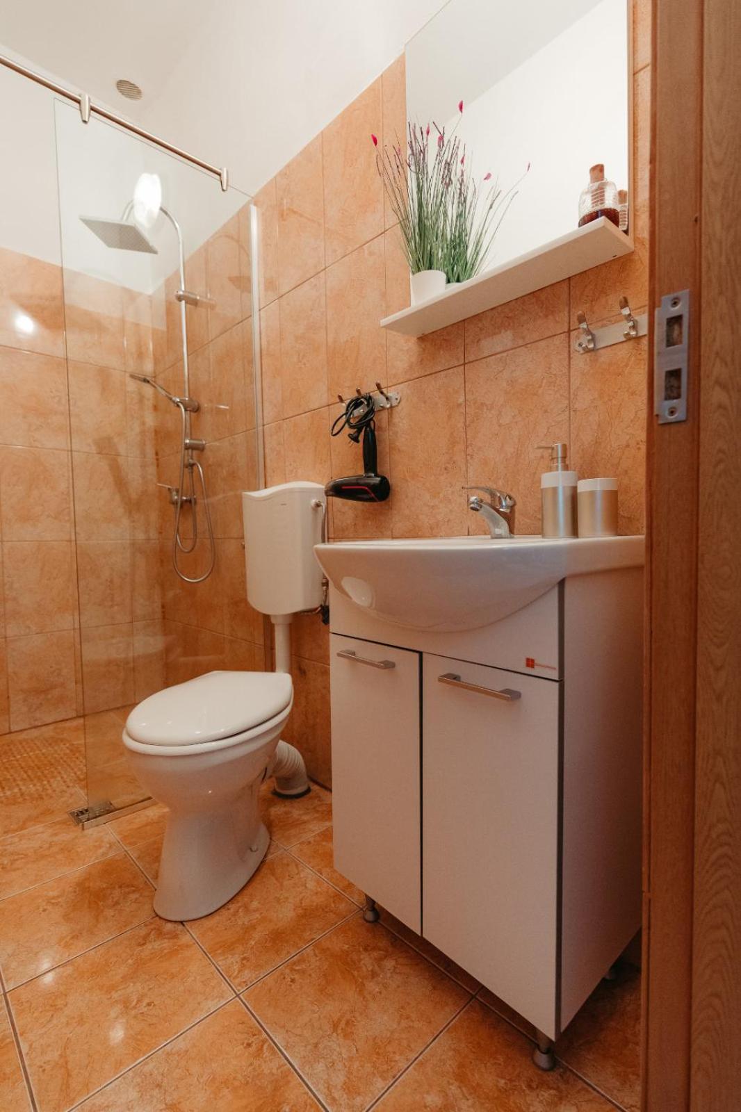 Flh - Apartament Mai Cu Aroma De Cafea Si Ceai Sybin Zewnętrze zdjęcie
